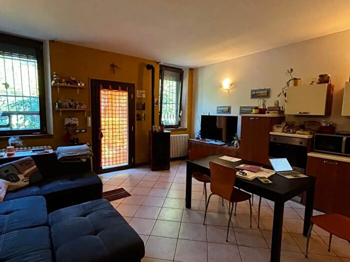 Appartamento con 7 locali in vendita in Suzzara