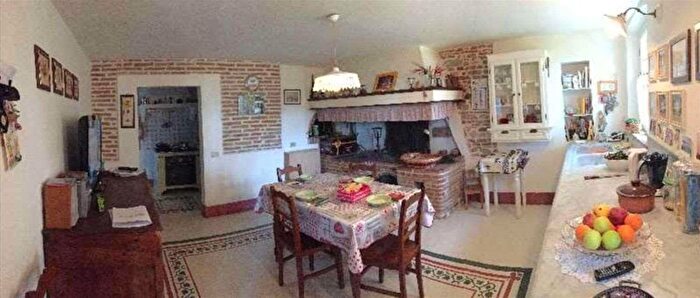 Casa con 17 locali in vendita in Via Martina, Santarcangelo Di Romagna