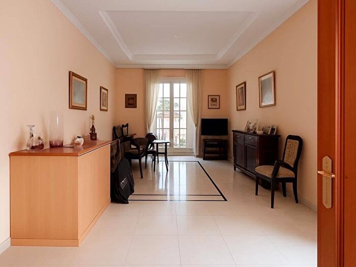 Appartamento trilocale in affitto in Via Vincenzo Marrone, Pianura, Napoli