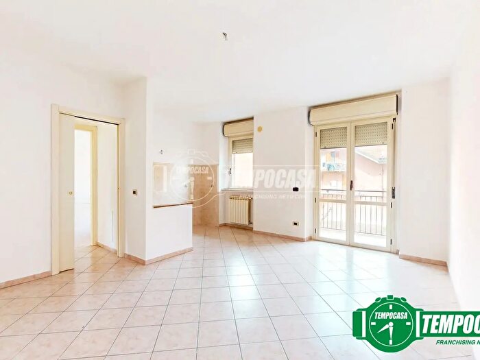 Appartamento trilocale in vendita in Via Giovanni Scazzola, Alessandria