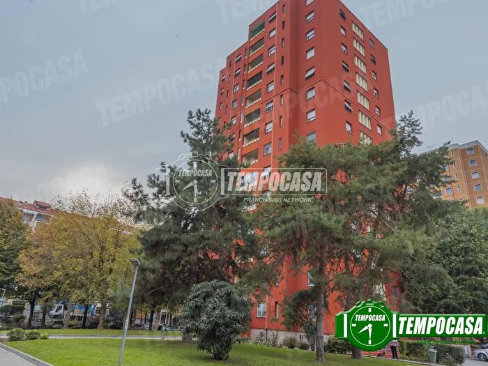 Appartamento trilocale in vendita in Via Ugo Ojetti, Milano