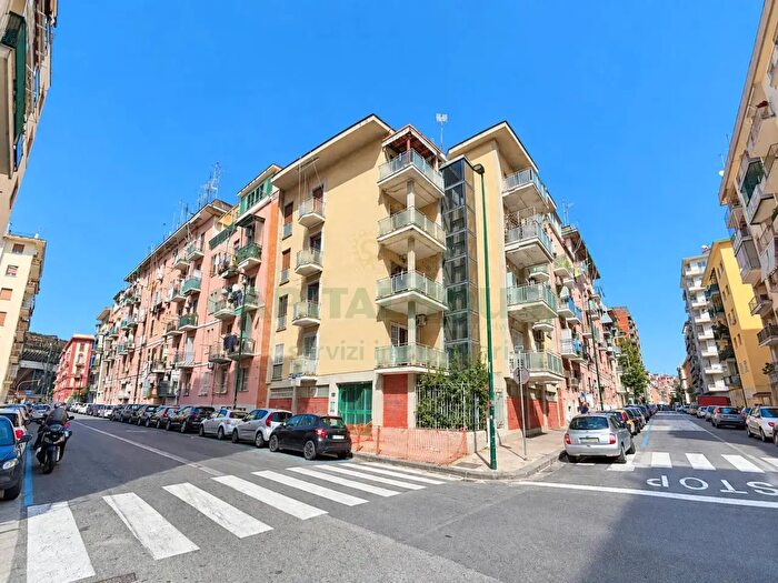 Appartamento quadrilocale in vendita in Via Francesco Galeota, Napoli