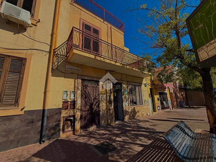 Appartamento quadrilocale in vendita in Via Lorenzo Iandolino, Palermo