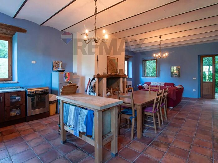 Casa con 12 locali in vendita in Via Boccolina, Maiolati Spontini