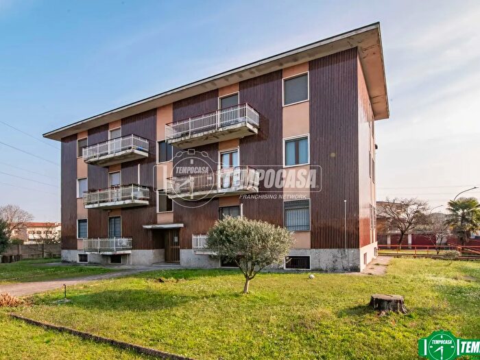 Appartamento trilocale in vendita in Via Montenero, Garbagnate Milanese