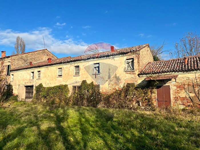 Casa con 10 locali in vendita in Via Tambellina, Ferrara