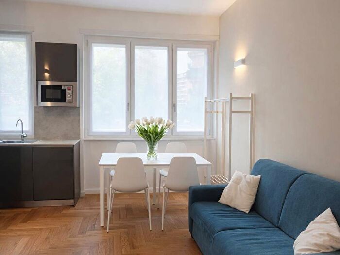 Appartamento trilocale in affitto in Piazzale Giovanni De Agostini, Dezza, Milano