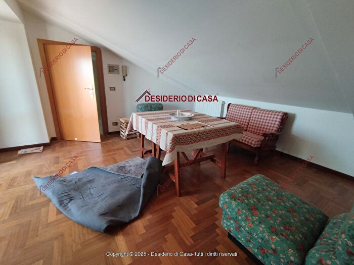 Appartamento trilocale in vendita in Geraci Siculo