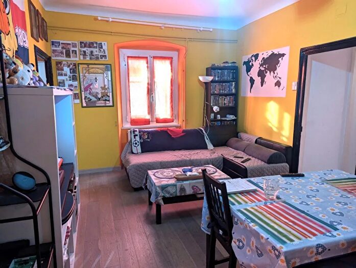 Appartamento con 6 locali in vendita in Via Giuseppe Colano, Genova