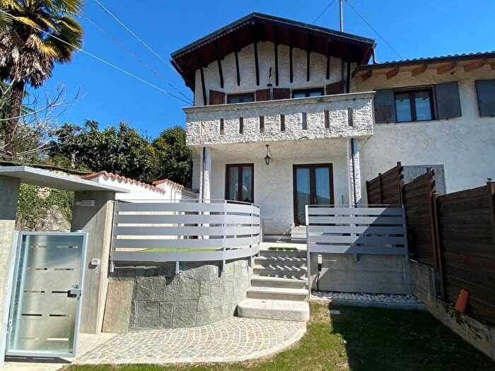 Appartamento trilocale in affitto in Via Vietta, Centro, Giaveno