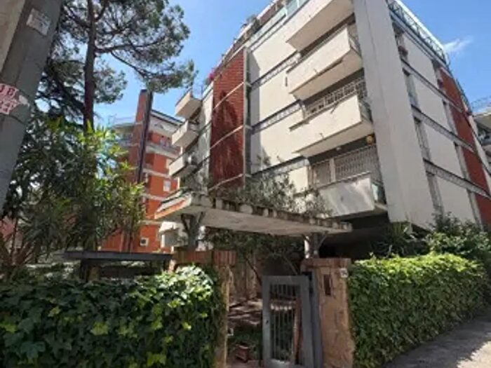 Appartamento quadrilocale in vendita in Via Gerolamo Belloni, Roma