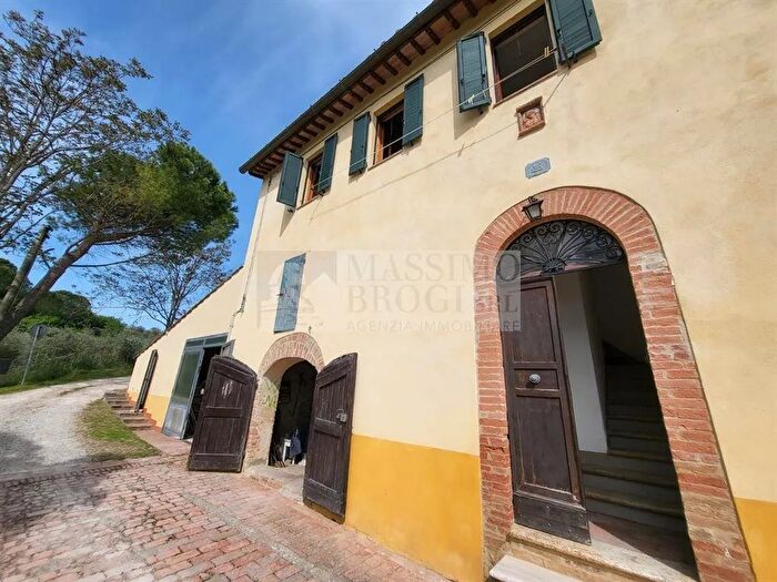 Casa con 5 locali in vendita in Siena