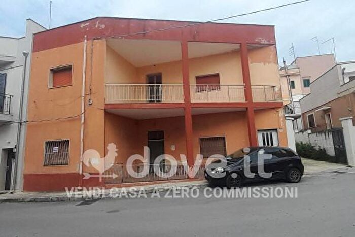 Casa quadrilocale in vendita in Via Enrico Toti, Oria