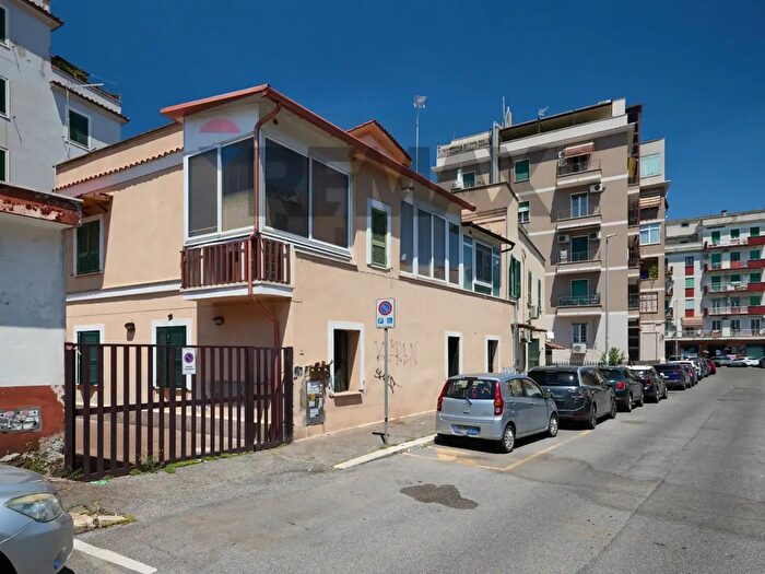 Appartamento bilocale in vendita in Via dei Bucaneve, Roma