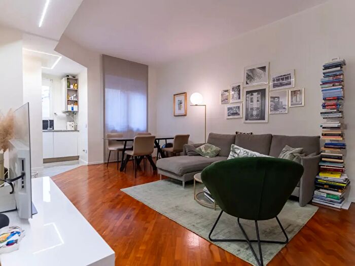 Appartamento trilocale in affitto in Via dei Grimani, Milano