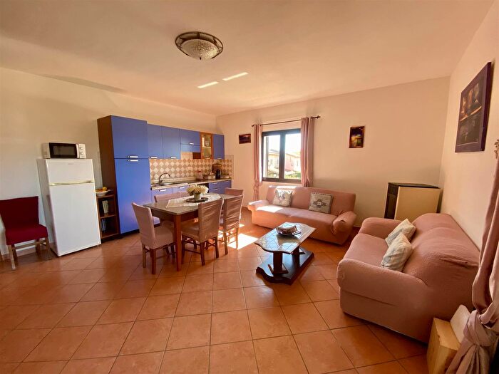 Appartamento trilocale in vendita in Via Modena, Olbia