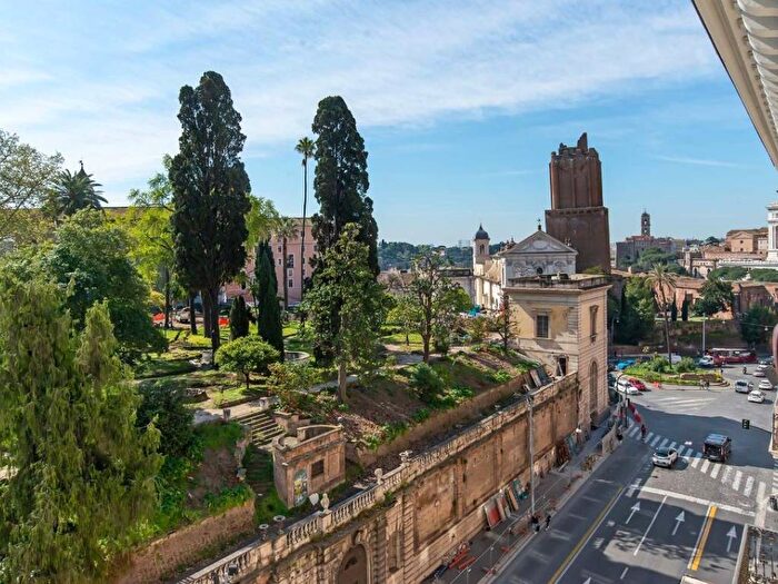 Appartamento trilocale in affitto in Via Nazionale, Monti, Roma