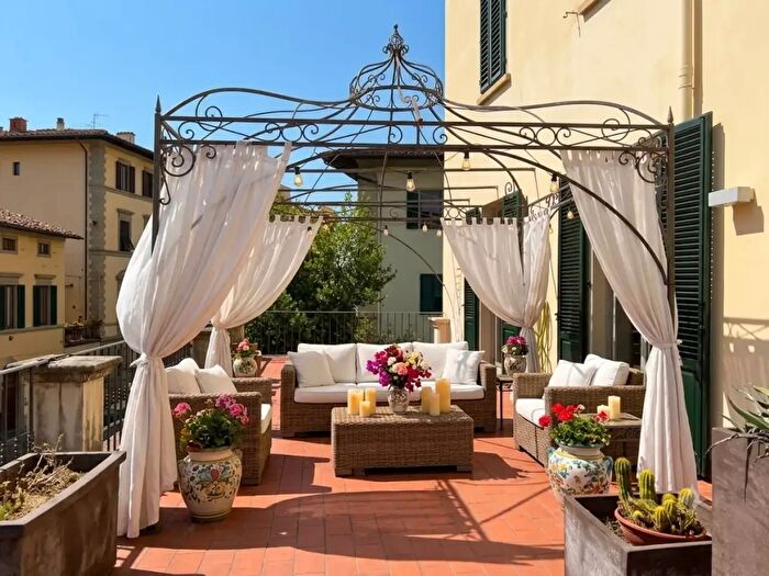 Appartamento con 5 locali in vendita in Via Mossotti Snc, Firenze