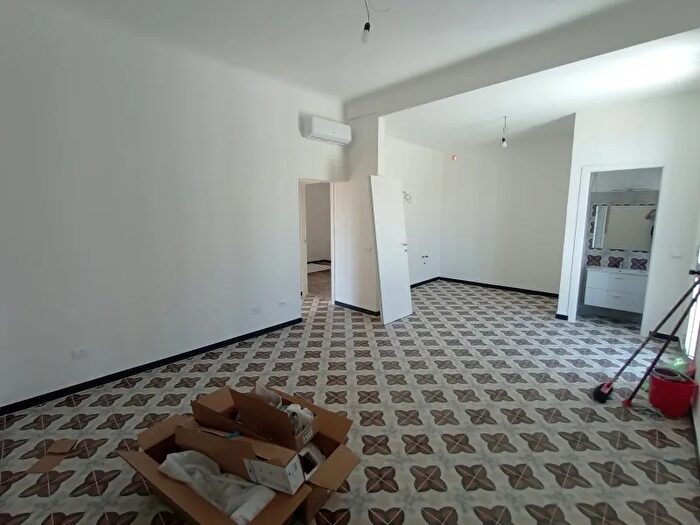 Appartamento trilocale in affitto in Imperia