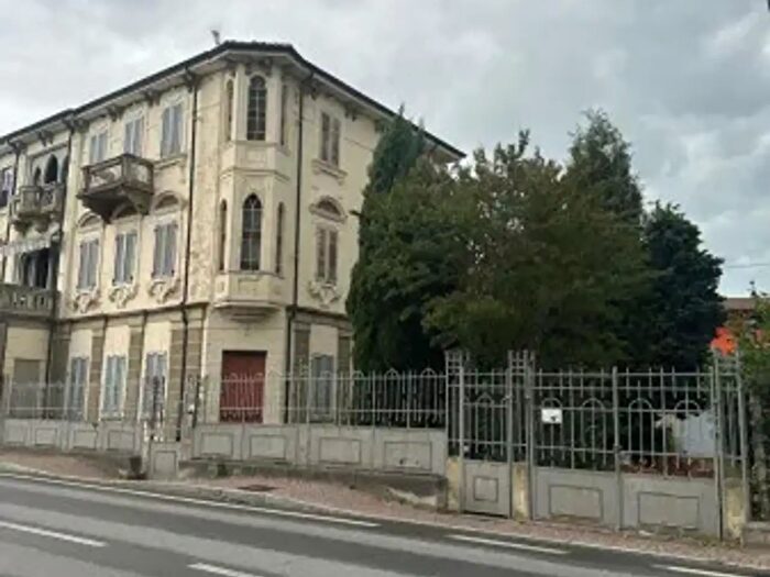 Casa con 6 locali in vendita in Via Torino, Cavaglia'