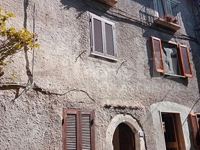 Appartamento trilocale in vendita in Villa SSebastiano V Via Corradino, Tagliacozzo