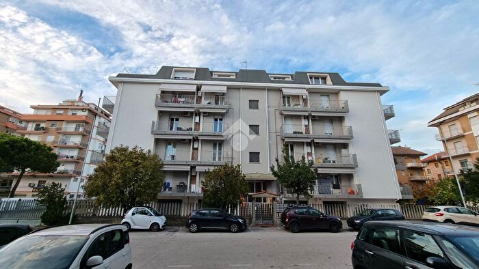 Appartamento quadrilocale in vendita in Via XXV Aprile, Monteprandone