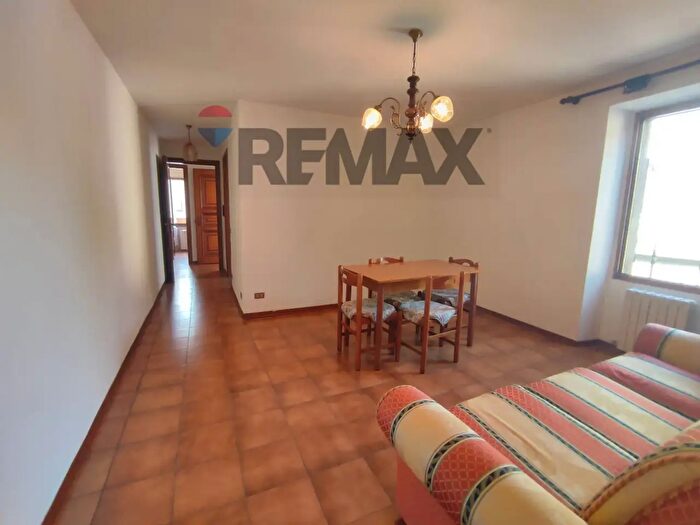 Appartamento quadrilocale in vendita in Via Garibaldi, Cadorago