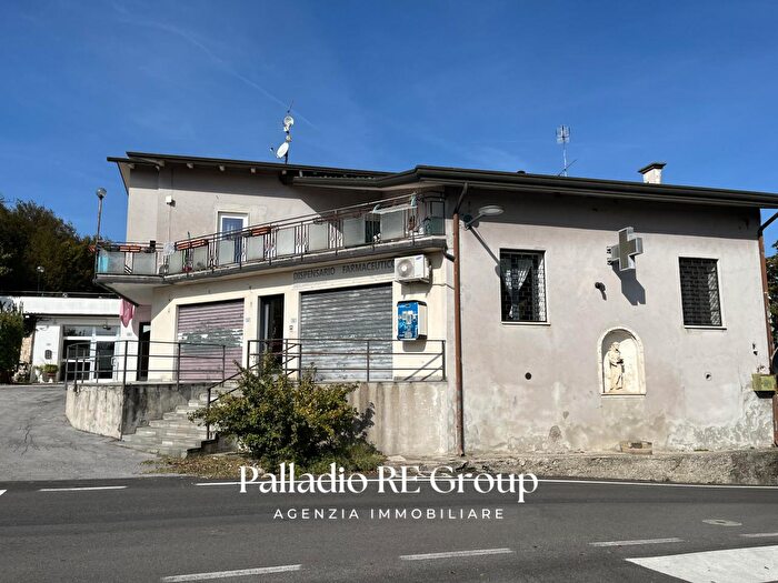 Appartamento in vendita in Via Chiesa, Zovencedo