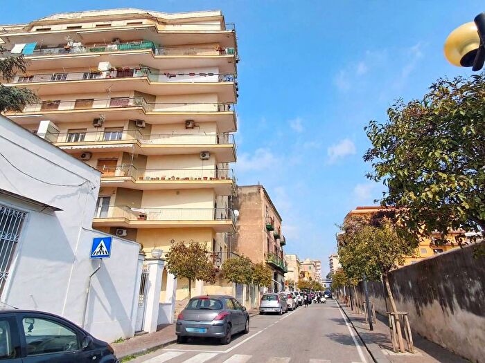 Appartamento con 6 locali in vendita in Via Vincenzo Gambardella, Torre Annunziata