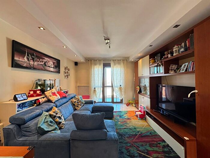 Appartamento trilocale in vendita in Via Somalia, Torino