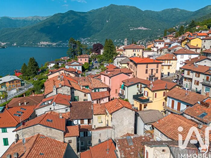 Casa con 6 locali in vendita in Via Santa Croce, Torno