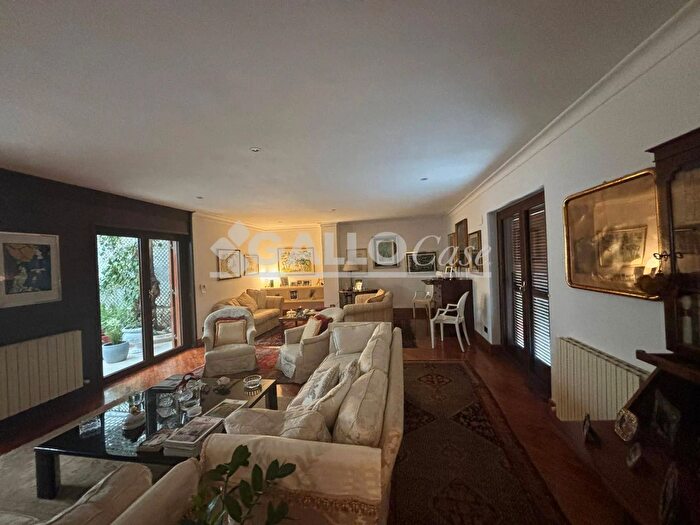 Casa con 9 locali in vendita in Via Mancuso Cosenza, Cosenza