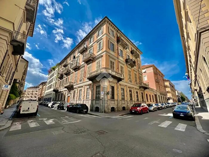 Appartamento bilocale in affitto in Via dei Mille, Torino