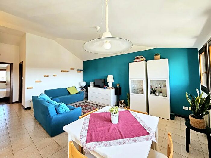 Appartamento trilocale in vendita in Via Papa Giovanni XXIII, Este