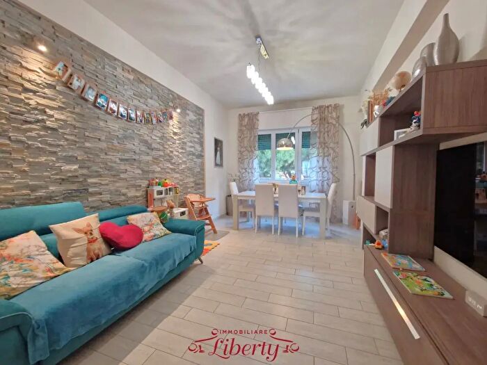 Appartamento quadrilocale in vendita in Viareggio