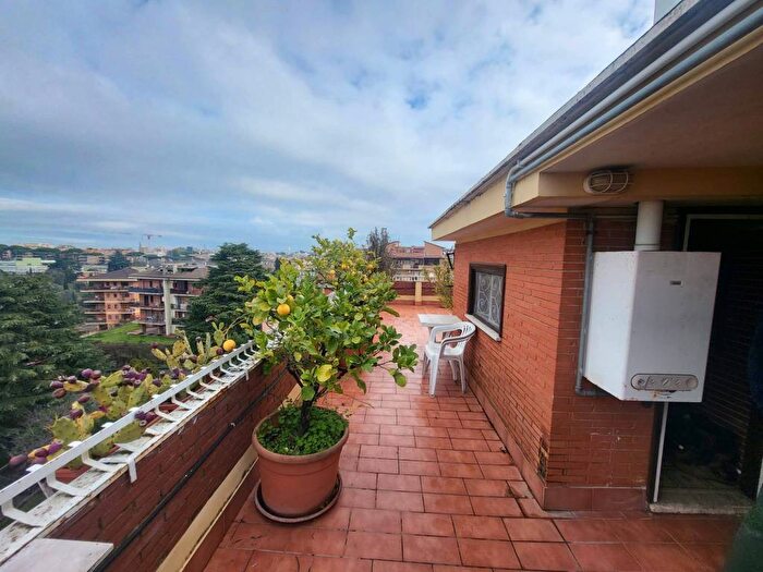 Casa bilocale in affitto in Via Andrea Ferrara, Aurelio Val Cannuta, Roma