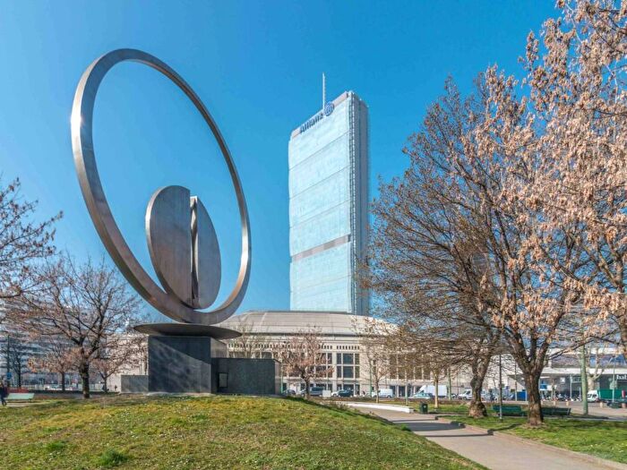 Appartamento con 5 locali in affitto in Piazza Febbraio, Sempione, Milano