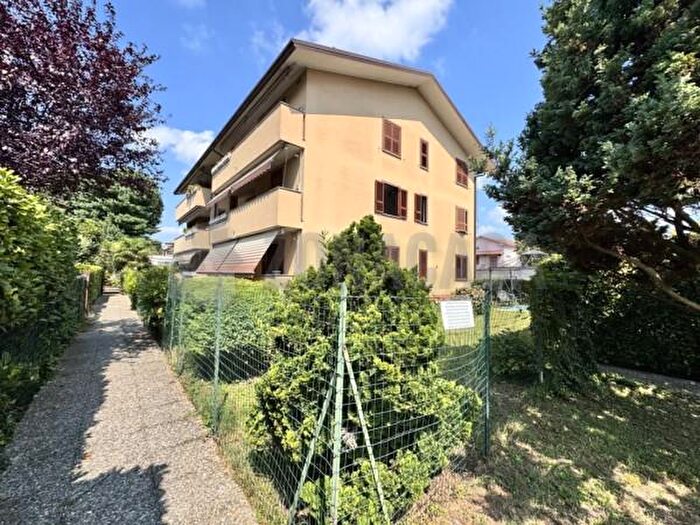 Appartamento quadrilocale in vendita in Via Monte Nero, Jerago Con Orago