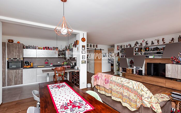 Appartamento con 5 locali in vendita in Largo Leonardo da Vinci, Moncalieri