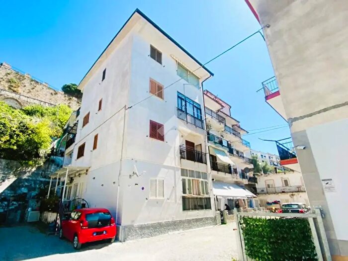 Appartamento trilocale in vendita in Via degli Enotri, Paola