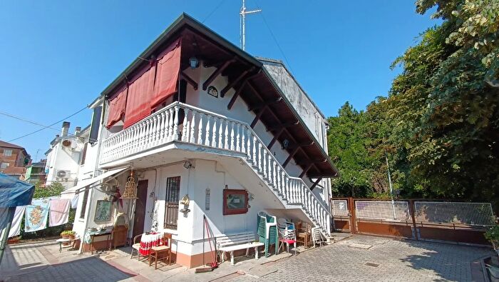 Appartamento quadrilocale in vendita in Via della Salute, Ferrara