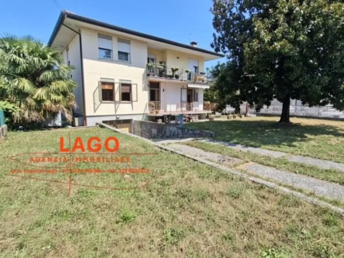 Appartamento con 6 locali in vendita in Romano D'Ezzelino