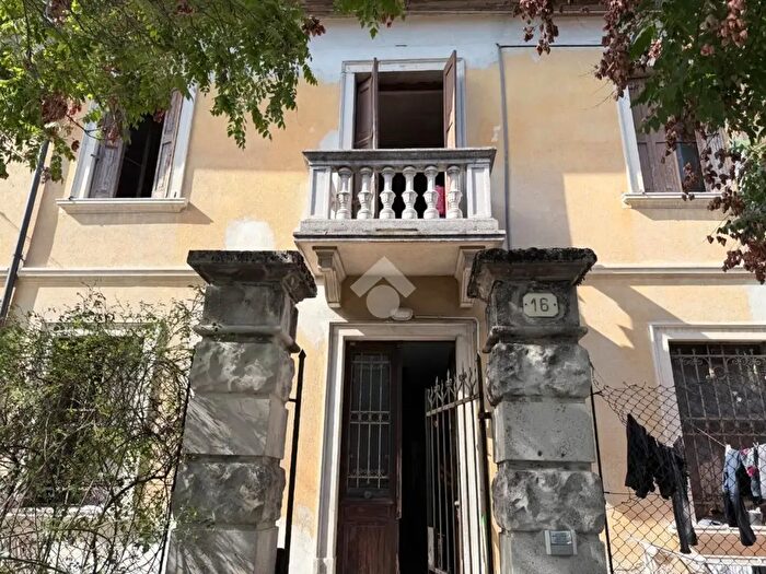 Casa con 5 locali in vendita in Via Monte Nero, Udine