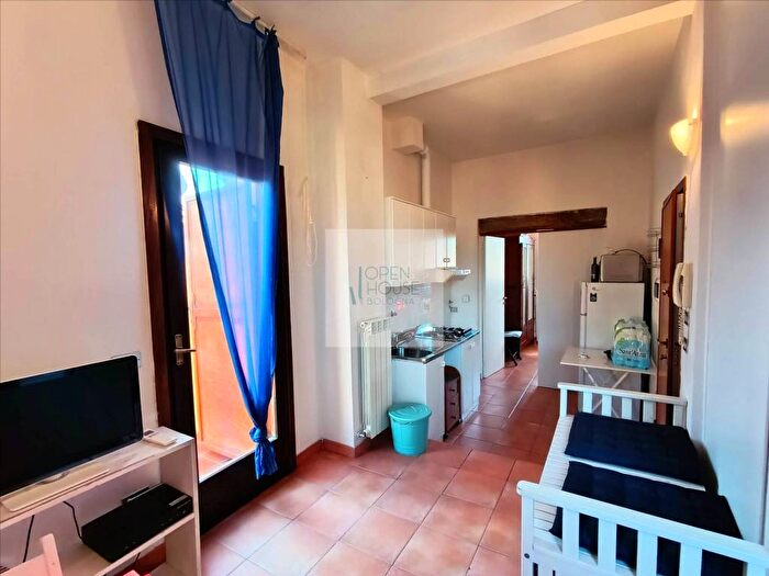 Appartamento bilocale in affitto in Via Senzanome, Saragozza dentro le Mura, Bologna
