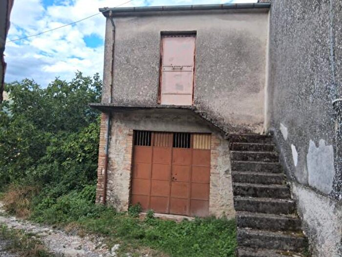Casa in vendita in Via Com Colle Pagano, Isernia
