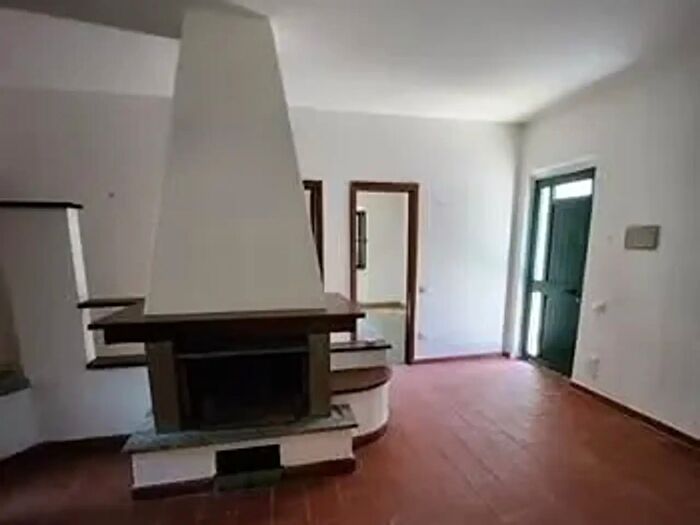 Casa con 6 locali in vendita in Calci