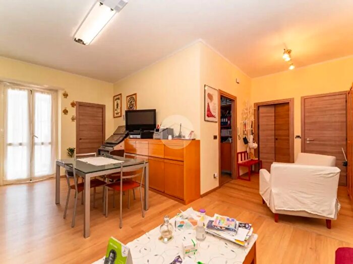 Appartamento trilocale in vendita in Via Francesco Baracca, Torino