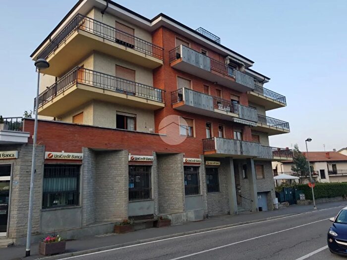 Appartamento trilocale in affitto in Viale Italia, Coazze