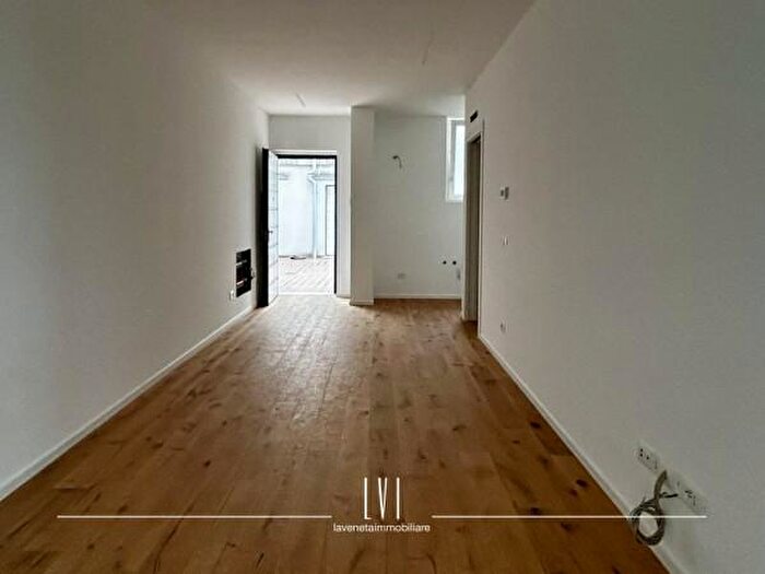 Appartamento trilocale in vendita in Via Domenico Modugno, Jesolo