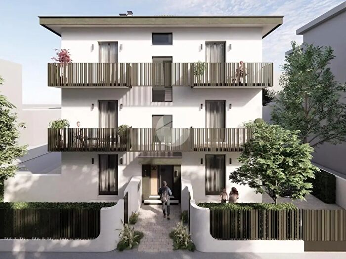 Appartamento quadrilocale in vendita in Viale Giosuè Carducci, Rimini